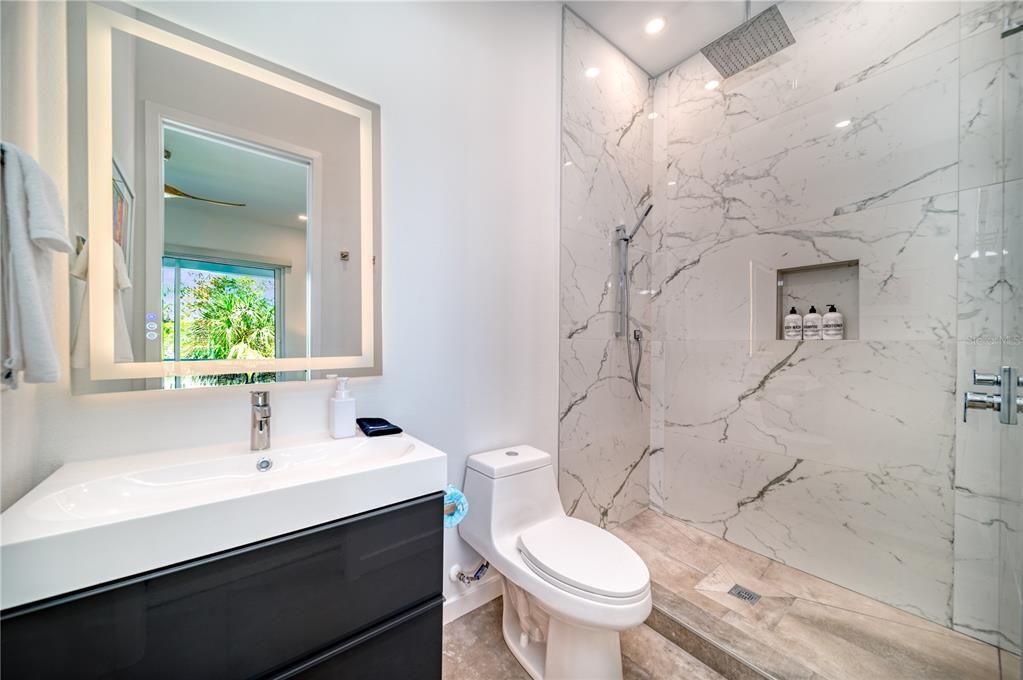 For Sale: $2,499,900 (6 beds, 6 baths, 3697 Square Feet)