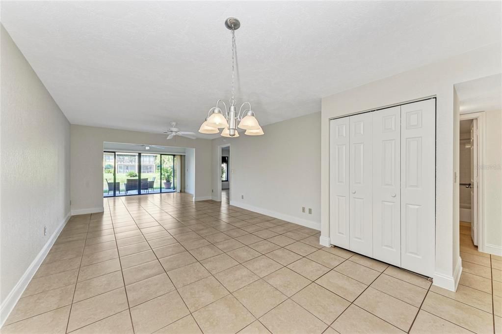 待售: $315,000 (2 贝兹, 2 浴室, 1233 平方英尺)