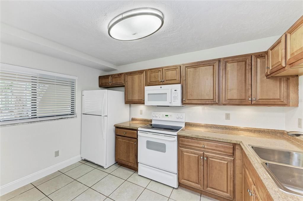 待售: $315,000 (2 贝兹, 2 浴室, 1233 平方英尺)