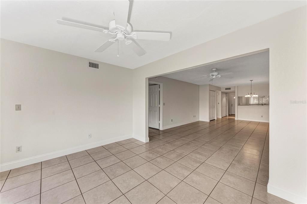 待售: $315,000 (2 贝兹, 2 浴室, 1233 平方英尺)