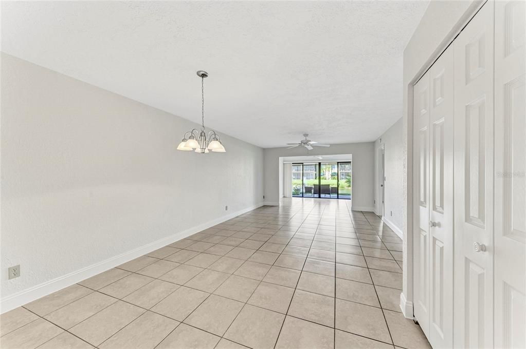 待售: $315,000 (2 贝兹, 2 浴室, 1233 平方英尺)