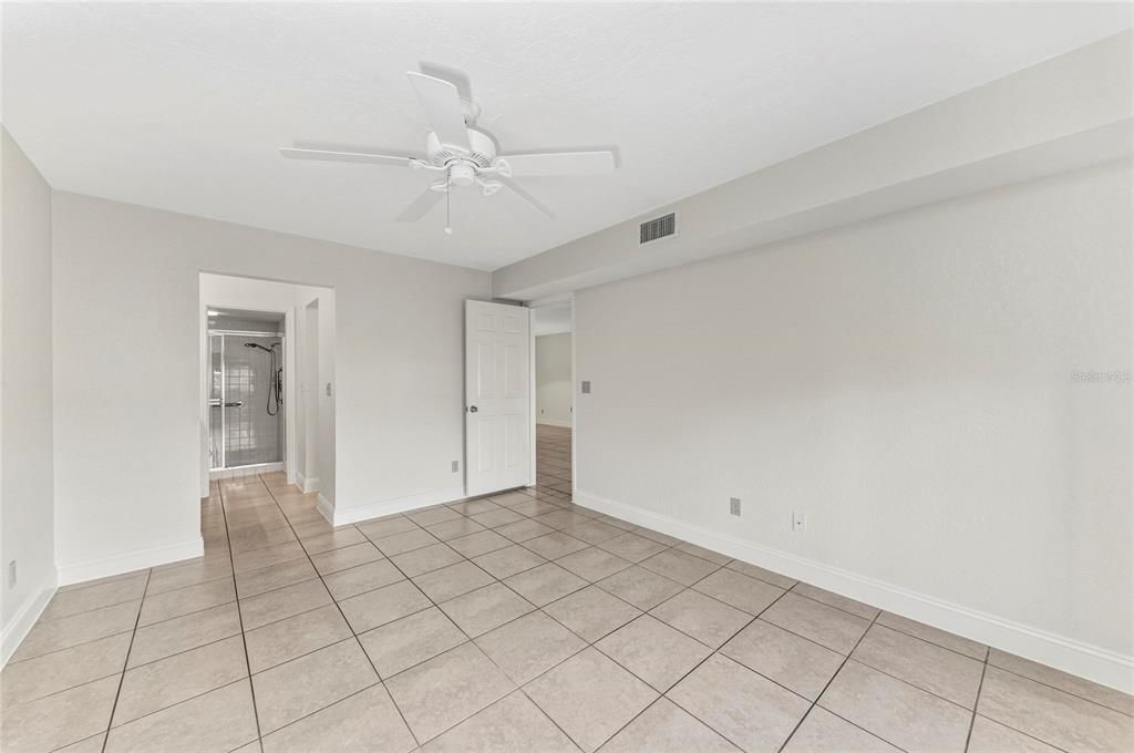 待售: $315,000 (2 贝兹, 2 浴室, 1233 平方英尺)