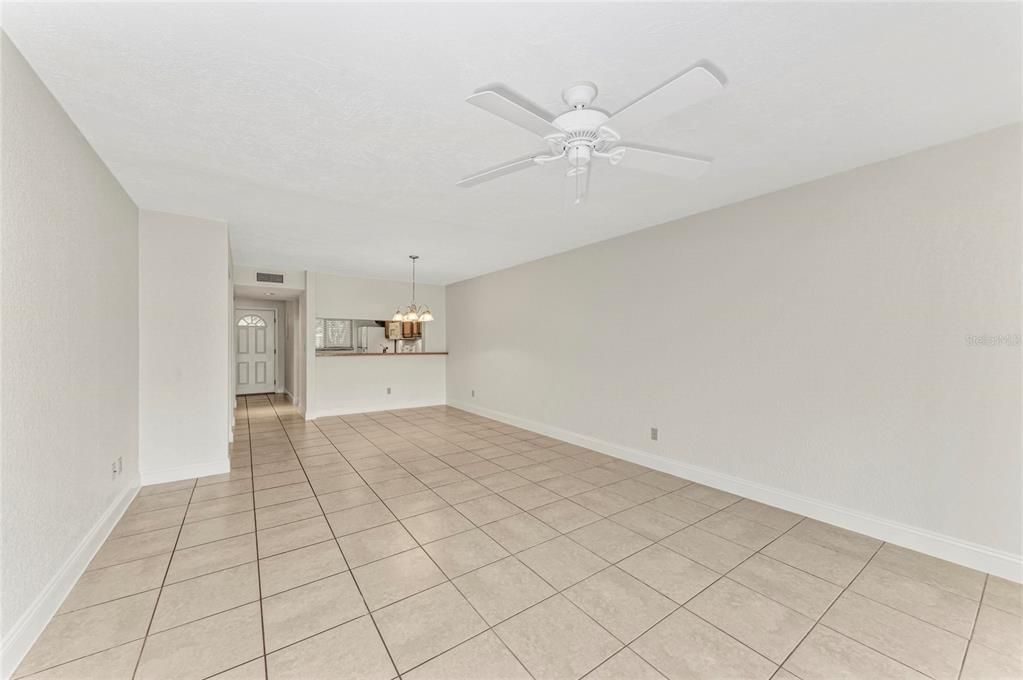 待售: $315,000 (2 贝兹, 2 浴室, 1233 平方英尺)