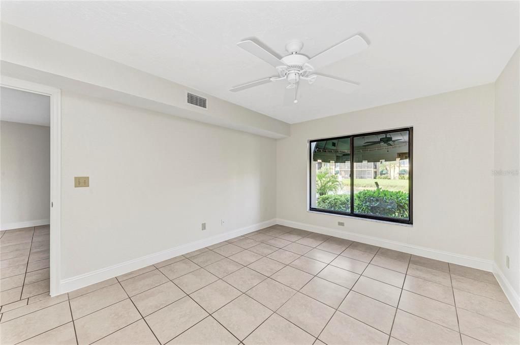 待售: $315,000 (2 贝兹, 2 浴室, 1233 平方英尺)