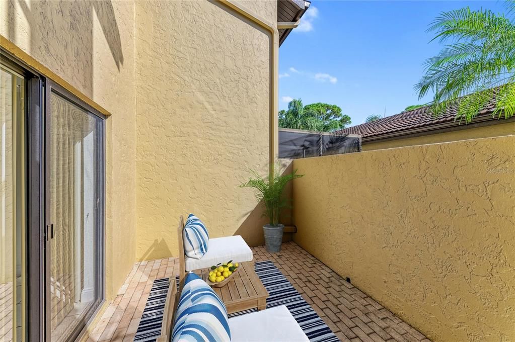 待售: $315,000 (2 贝兹, 2 浴室, 1233 平方英尺)