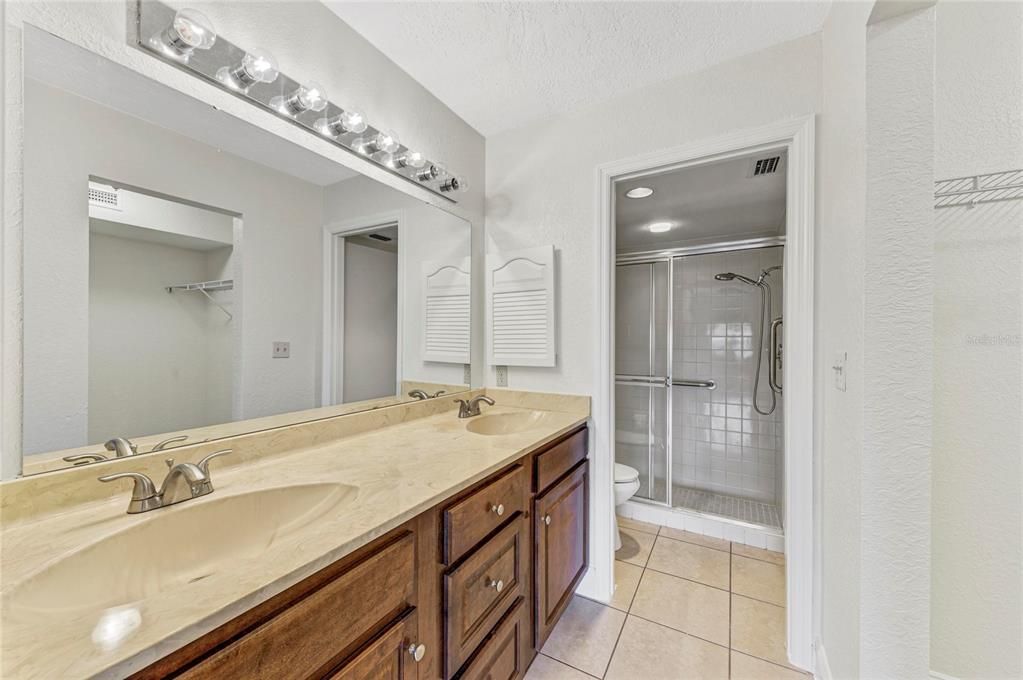 待售: $315,000 (2 贝兹, 2 浴室, 1233 平方英尺)