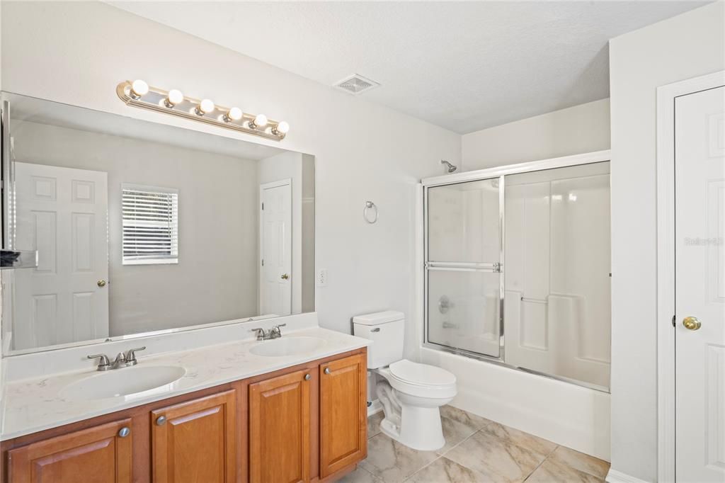For Sale: $387,500 (3 beds, 2 baths, 1871 Square Feet)