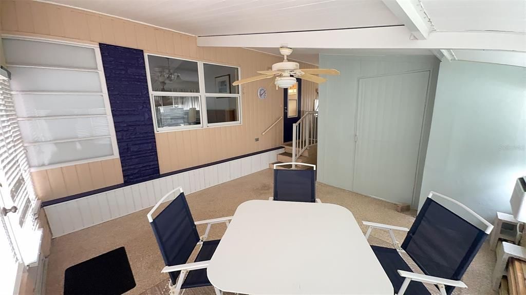 待售: $129,000 (1 贝兹, 1 浴室, 1040 平方英尺)