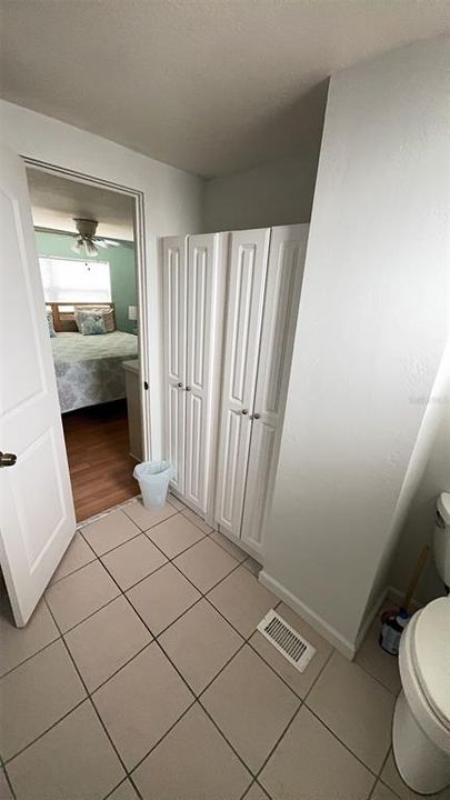 待售: $129,000 (1 贝兹, 1 浴室, 1040 平方英尺)