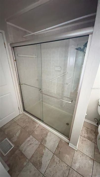 待售: $129,000 (1 贝兹, 1 浴室, 1040 平方英尺)