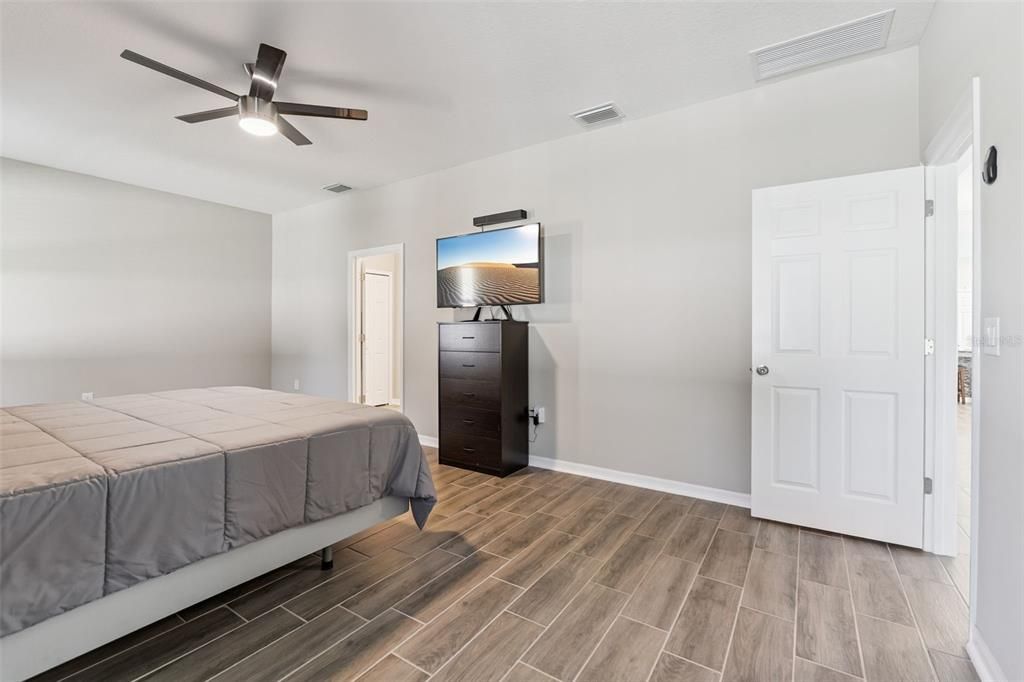Active With Contract: $2,295 (4 beds, 2 baths, 2063 Square Feet)