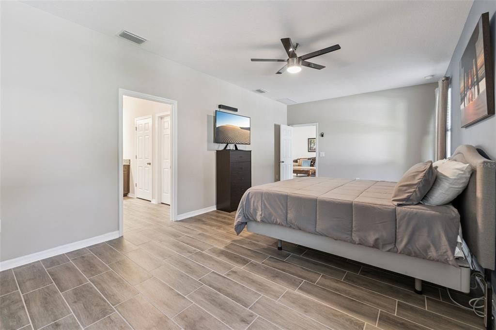 Active With Contract: $2,295 (4 beds, 2 baths, 2063 Square Feet)