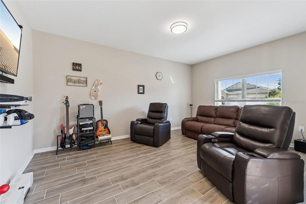 Active With Contract: $2,295 (4 beds, 2 baths, 2063 Square Feet)