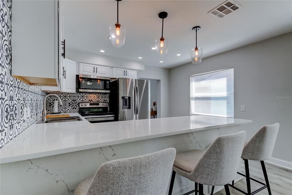 Active With Contract: $2,800 (3 beds, 2 baths, 1221 Square Feet)