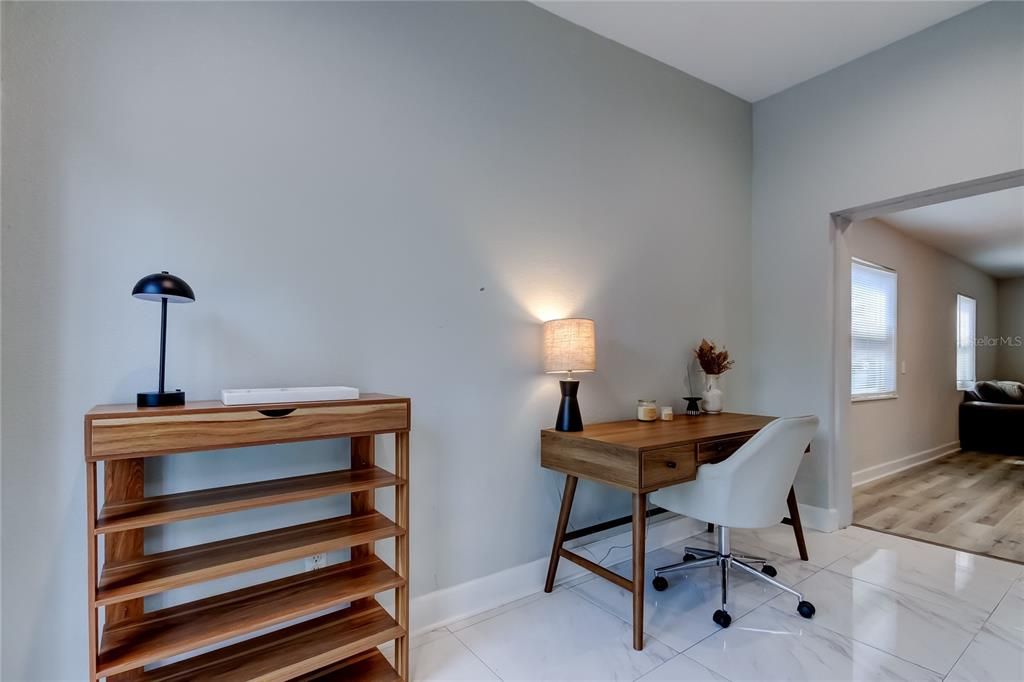 Active With Contract: $2,800 (3 beds, 2 baths, 1221 Square Feet)