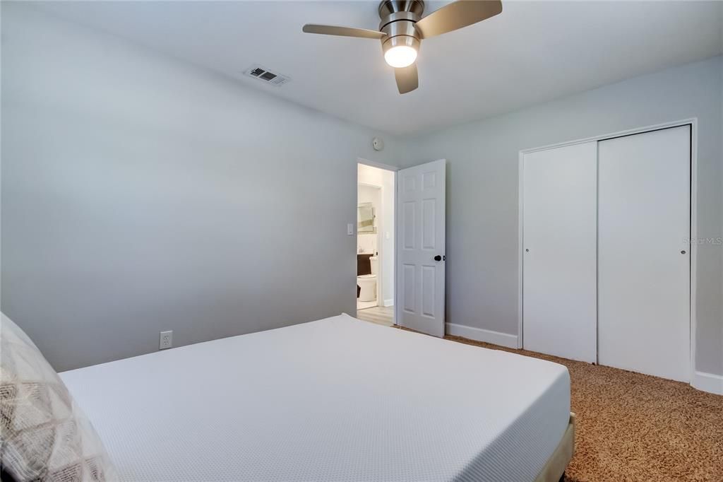 Active With Contract: $2,800 (3 beds, 2 baths, 1221 Square Feet)
