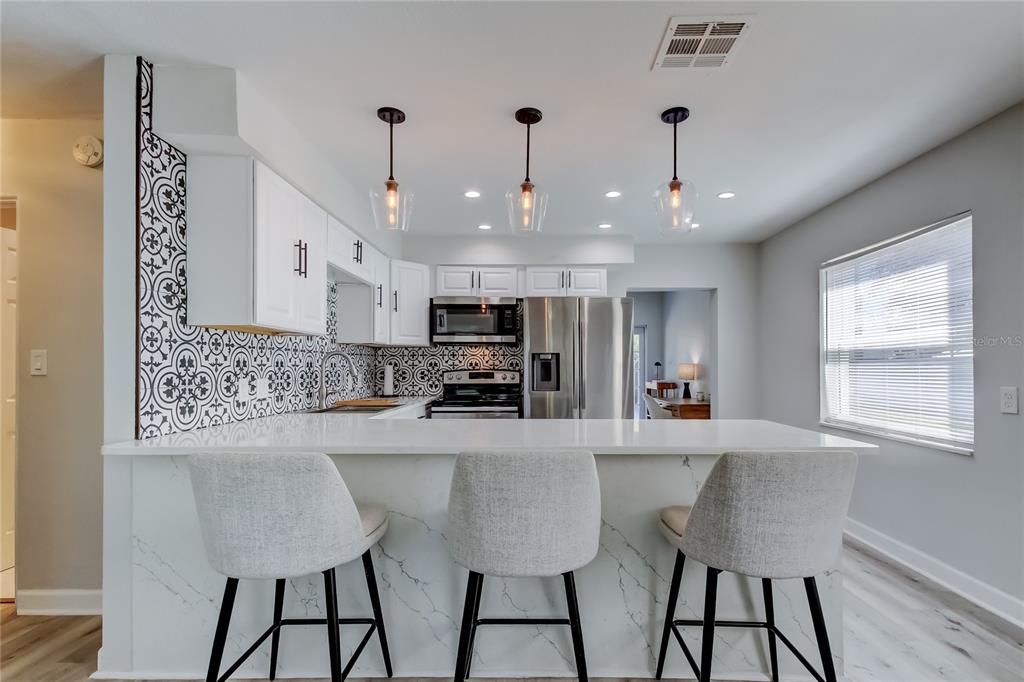 Active With Contract: $2,800 (3 beds, 2 baths, 1221 Square Feet)