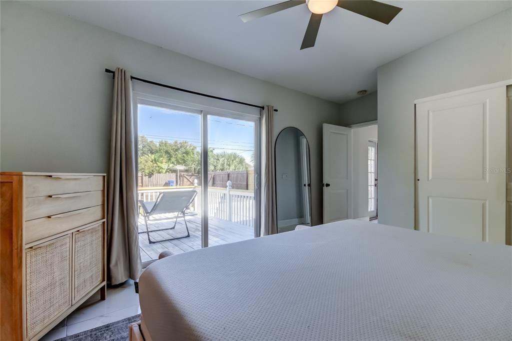 Active With Contract: $2,800 (3 beds, 2 baths, 1221 Square Feet)