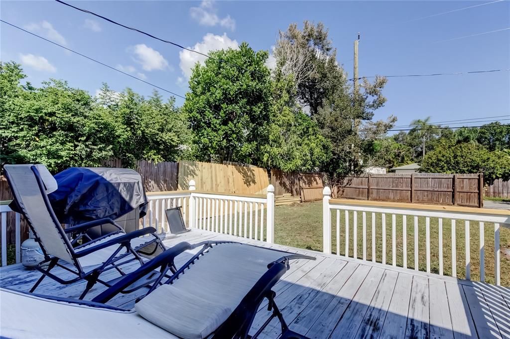 Active With Contract: $2,800 (3 beds, 2 baths, 1221 Square Feet)