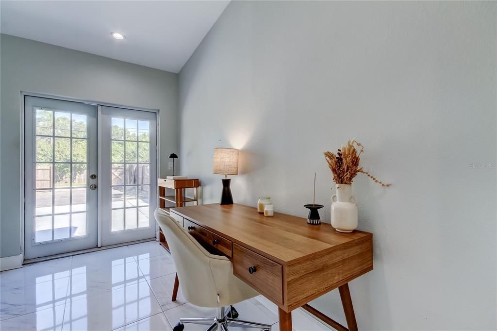 Active With Contract: $2,800 (3 beds, 2 baths, 1221 Square Feet)