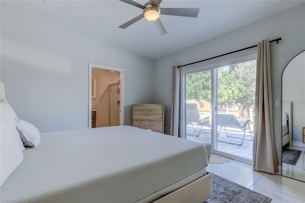 Active With Contract: $2,800 (3 beds, 2 baths, 1221 Square Feet)