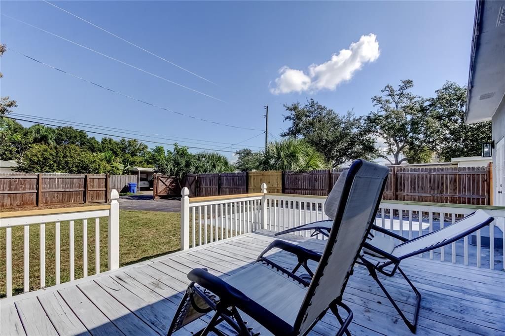 Active With Contract: $2,800 (3 beds, 2 baths, 1221 Square Feet)