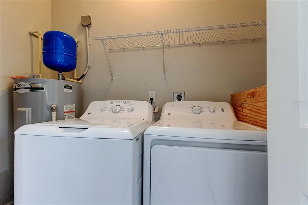 Active With Contract: $2,800 (3 beds, 2 baths, 1221 Square Feet)