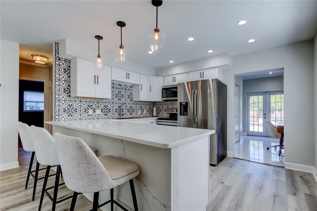 Active With Contract: $2,800 (3 beds, 2 baths, 1221 Square Feet)