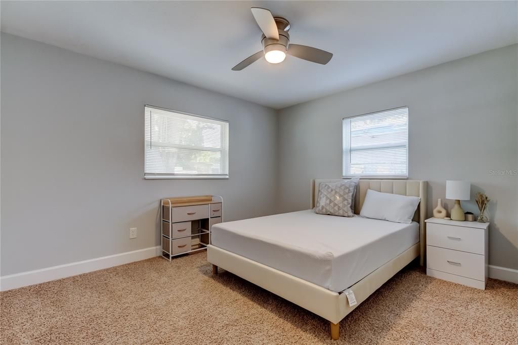 Active With Contract: $2,800 (3 beds, 2 baths, 1221 Square Feet)