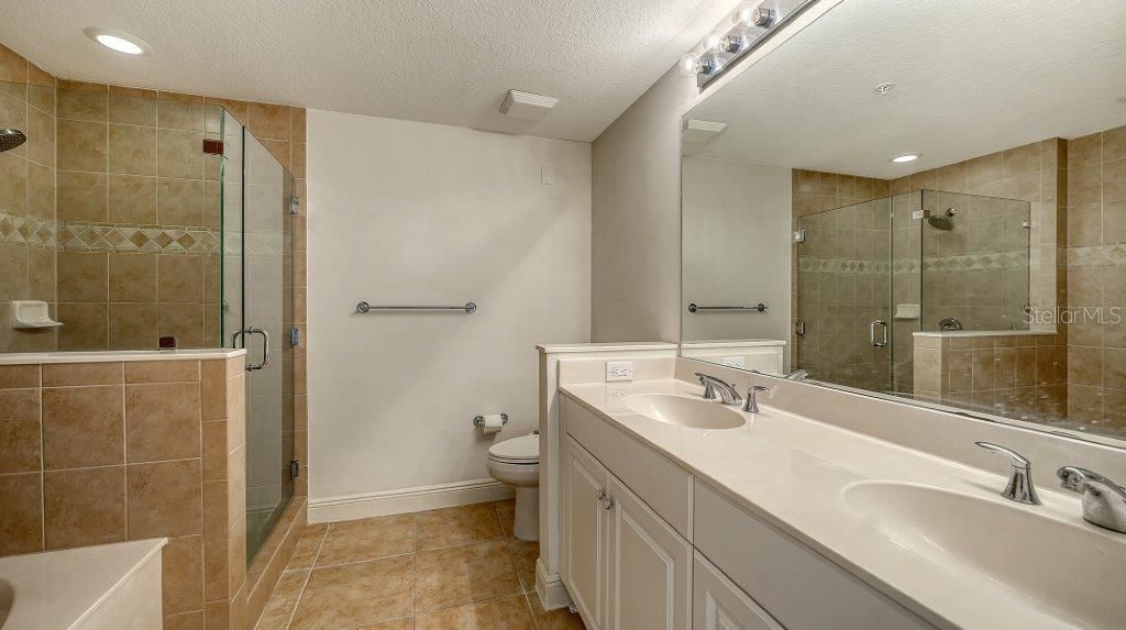 For Sale: $549,000 (2 beds, 2 baths, 1310 Square Feet)