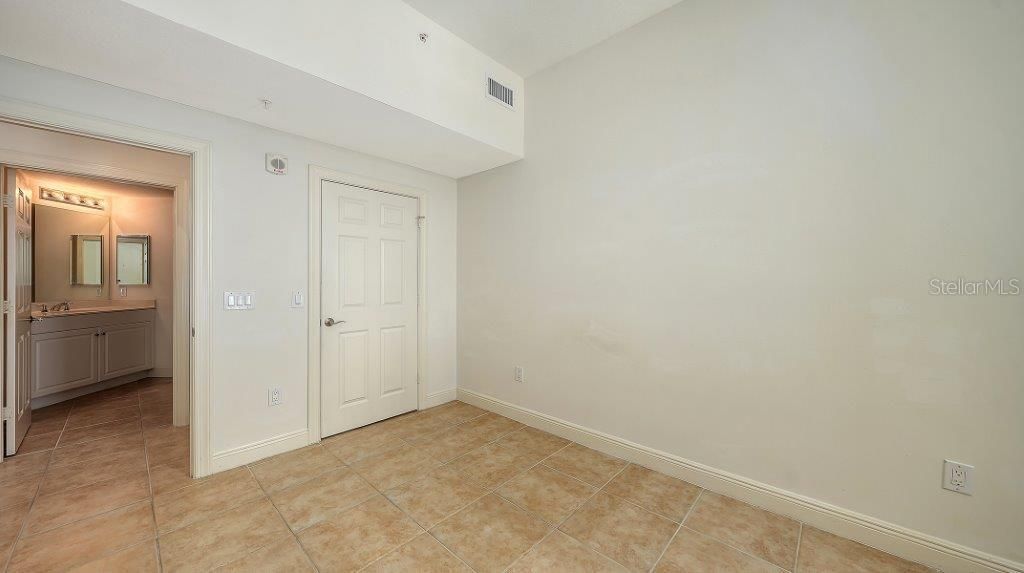 For Sale: $549,000 (2 beds, 2 baths, 1310 Square Feet)