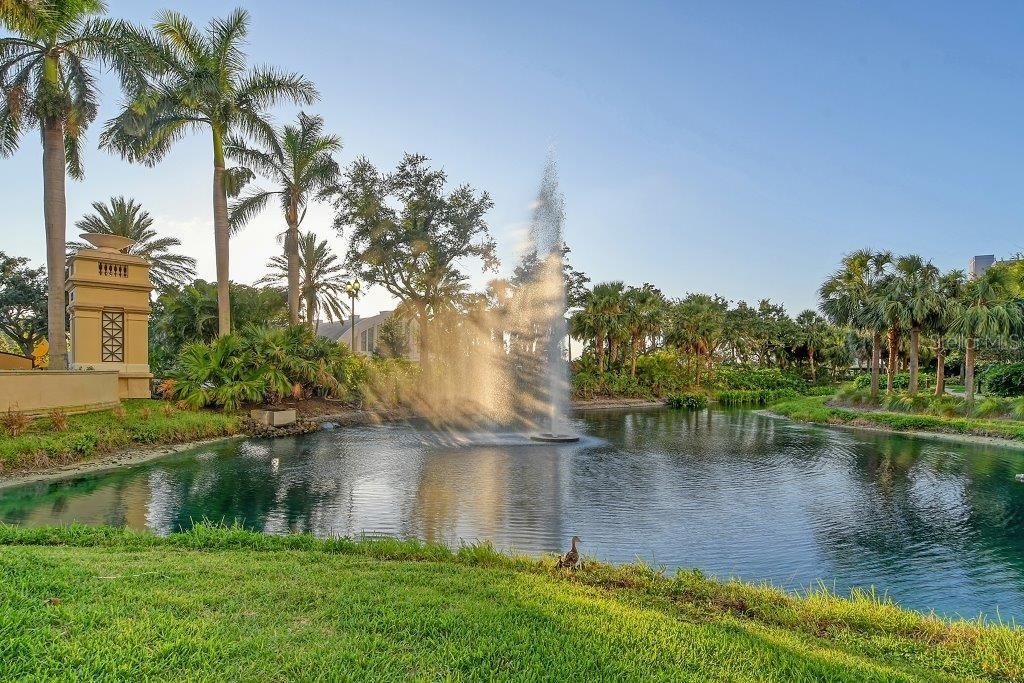 For Sale: $549,000 (2 beds, 2 baths, 1310 Square Feet)