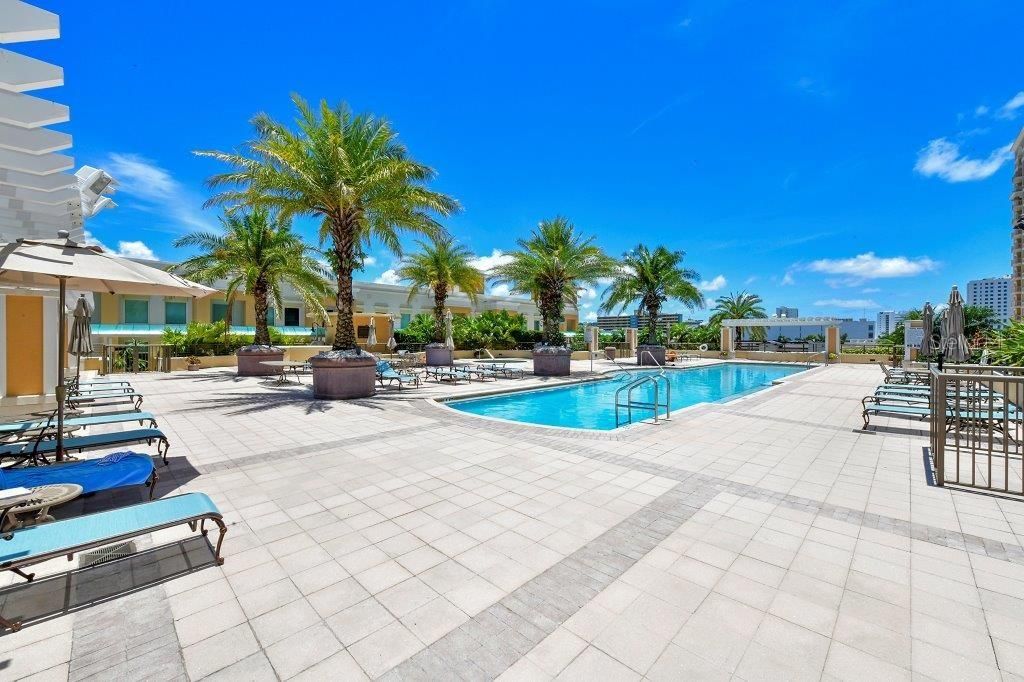 For Sale: $549,000 (2 beds, 2 baths, 1310 Square Feet)