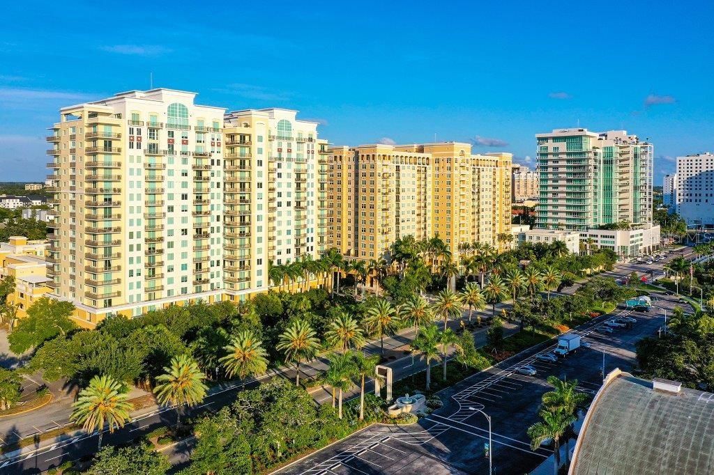 For Sale: $549,000 (2 beds, 2 baths, 1310 Square Feet)