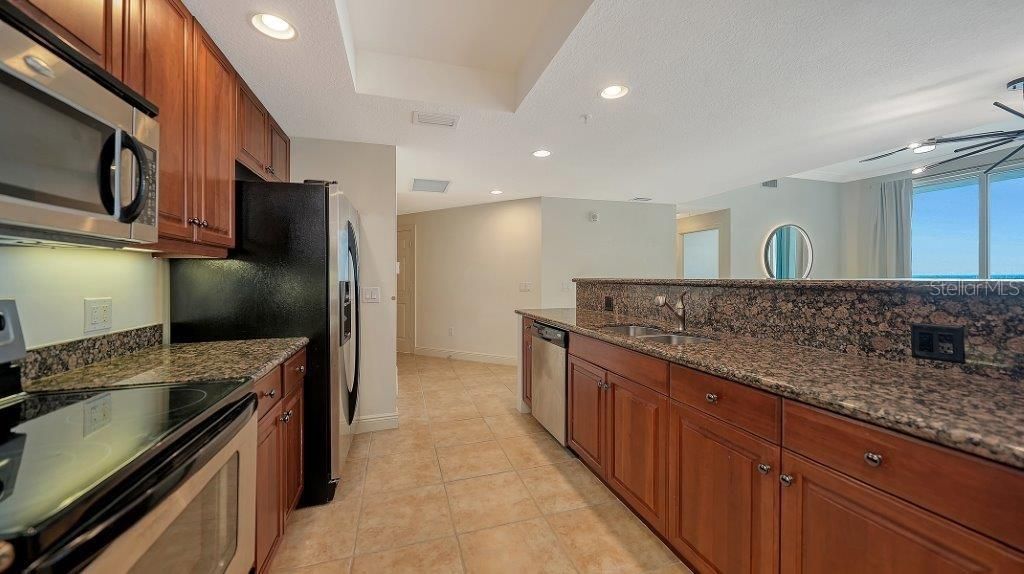 For Sale: $549,000 (2 beds, 2 baths, 1310 Square Feet)