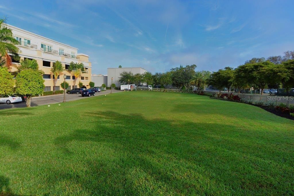 For Sale: $549,000 (2 beds, 2 baths, 1310 Square Feet)