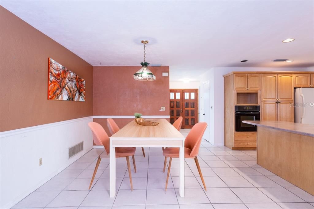 待售: $374,334 (4 贝兹, 2 浴室, 2328 平方英尺)