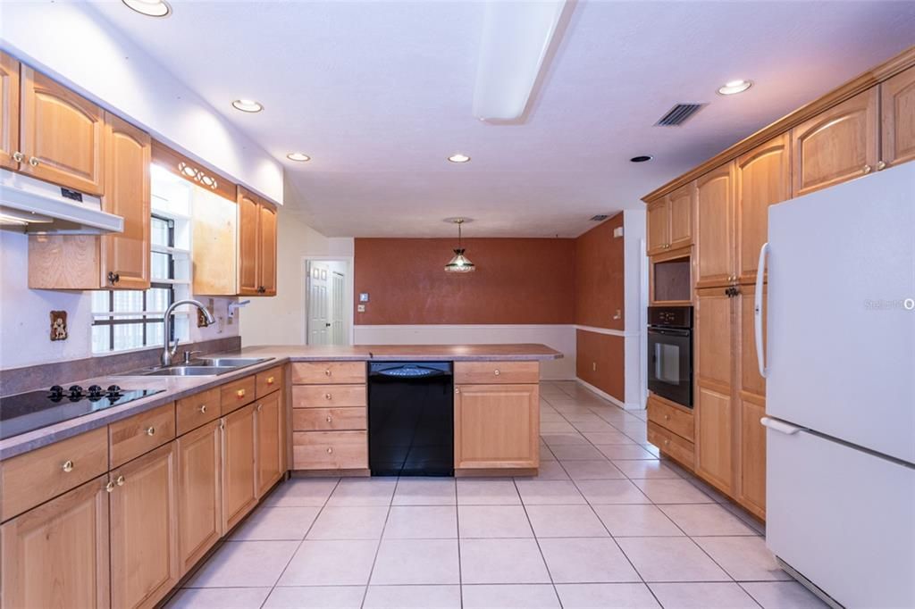 待售: $374,334 (4 贝兹, 2 浴室, 2328 平方英尺)