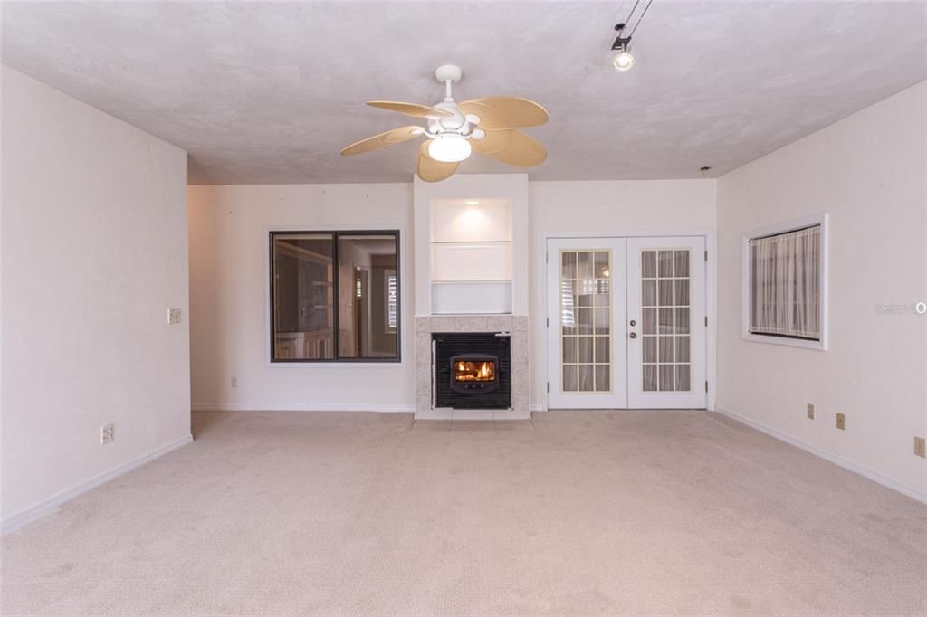 待售: $374,334 (4 贝兹, 2 浴室, 2328 平方英尺)