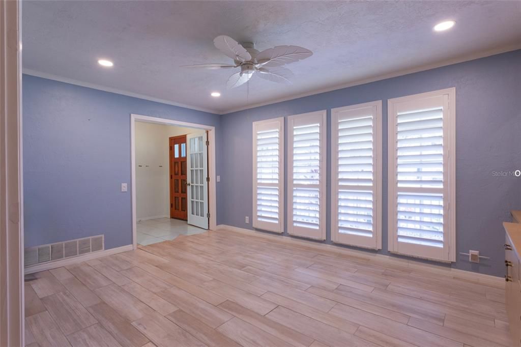 待售: $374,334 (4 贝兹, 2 浴室, 2328 平方英尺)