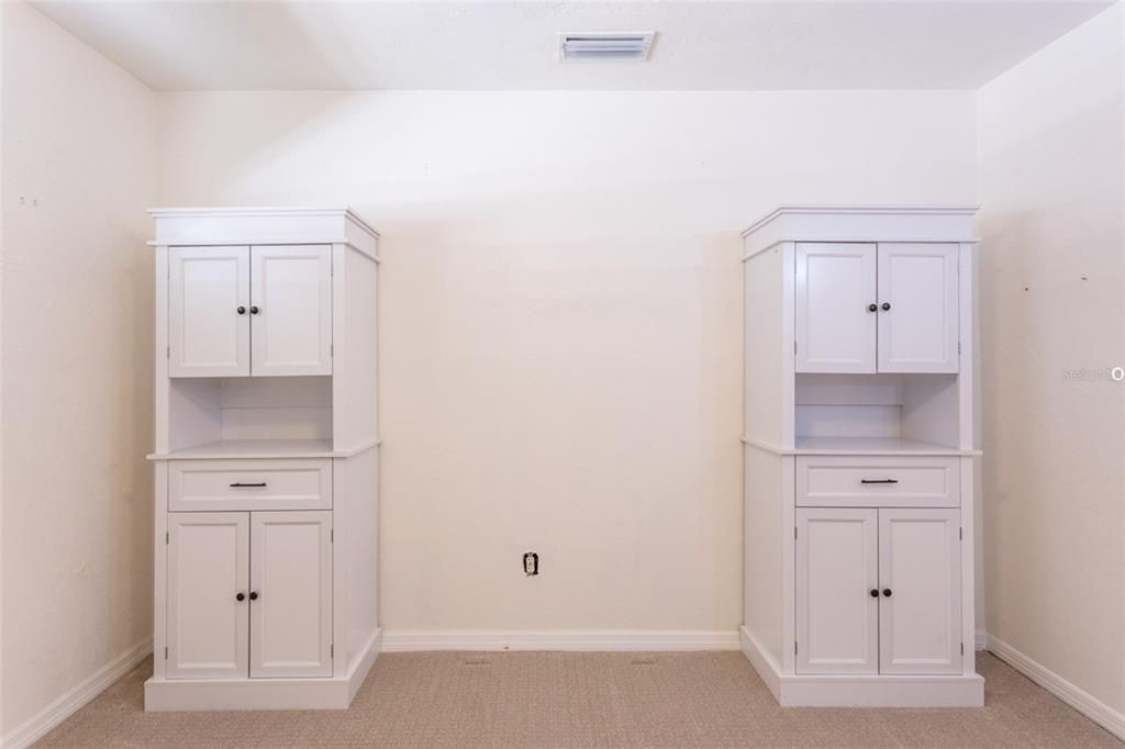 待售: $374,334 (4 贝兹, 2 浴室, 2328 平方英尺)