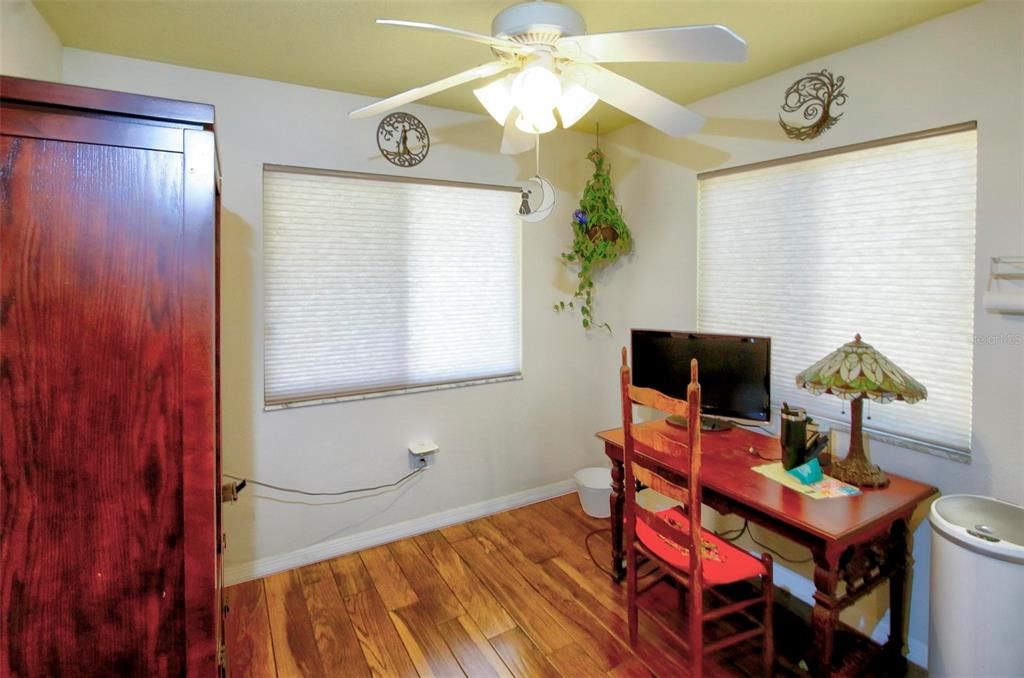 待售: $299,000 (2 贝兹, 2 浴室, 1363 平方英尺)