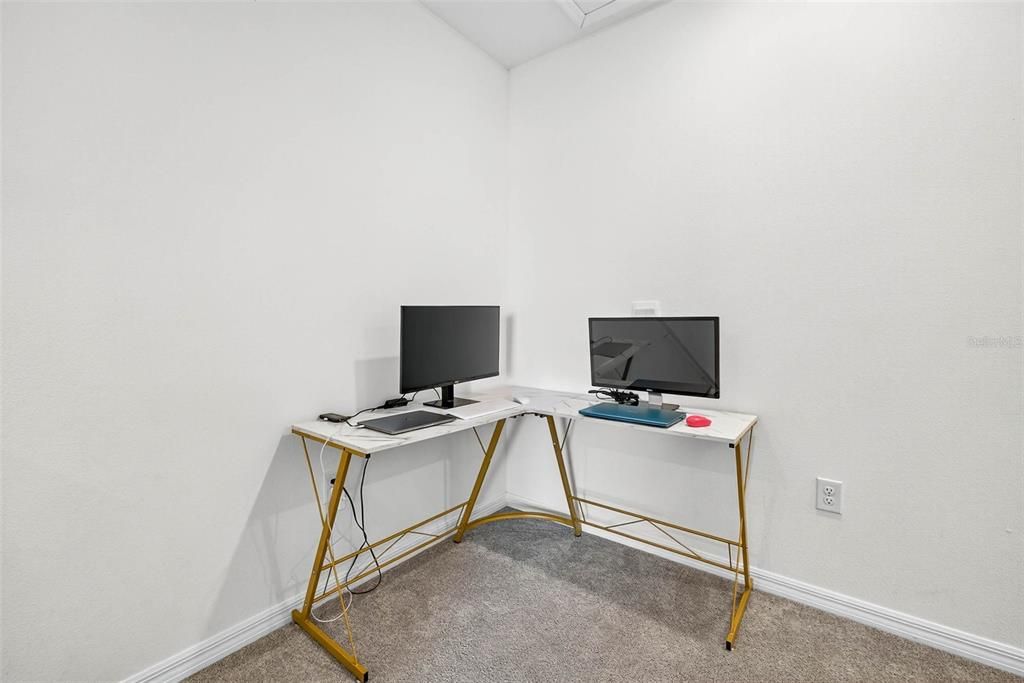 На продажу: $309,900 (3 спален, 2 ванн, 1707 Квадратных фут)