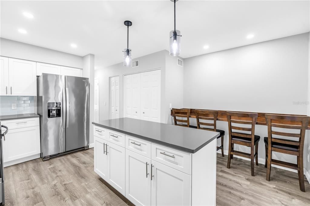 En Venta: $219,000 (2 camas, 2 baños, 1089 Pies cuadrados)