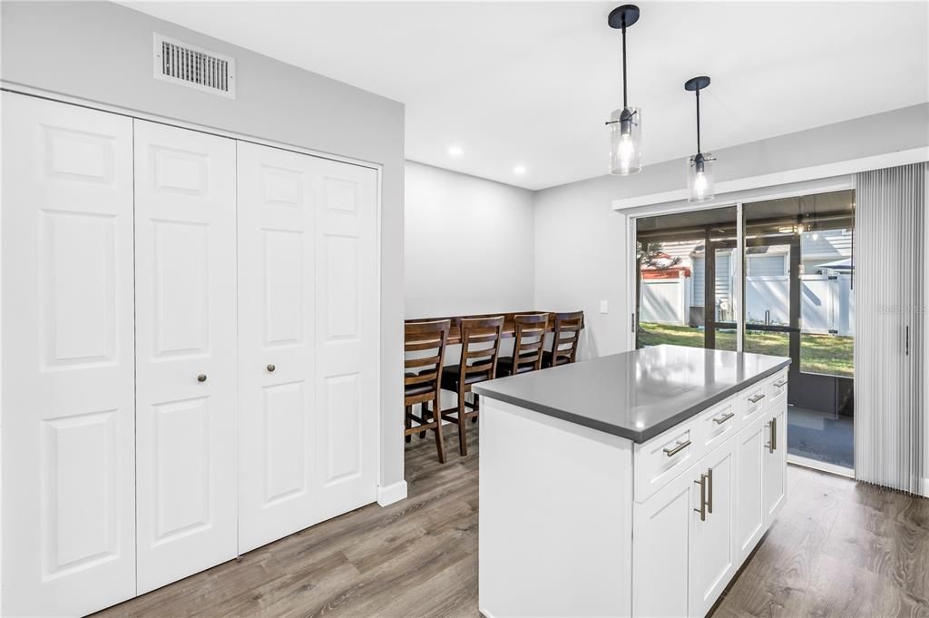 En Venta: $219,000 (2 camas, 2 baños, 1089 Pies cuadrados)