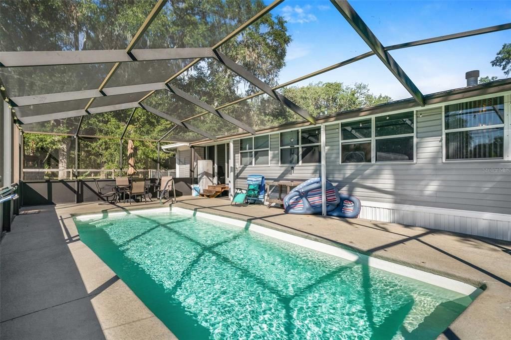 For Sale: $350,000 (3 beds, 2 baths, 1960 Square Feet)