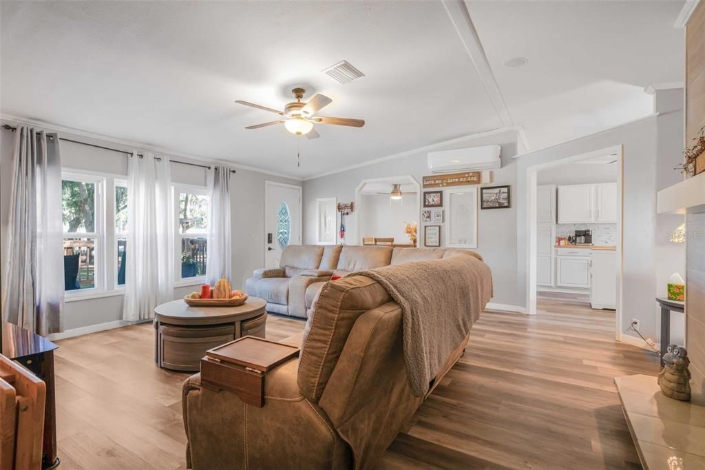 For Sale: $350,000 (3 beds, 2 baths, 1960 Square Feet)