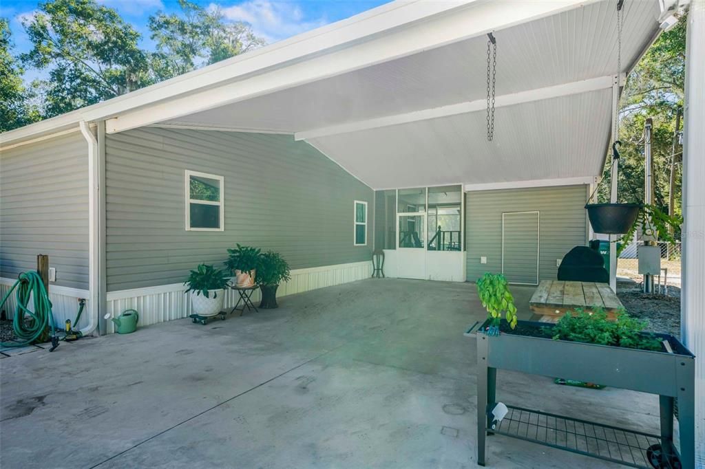 For Sale: $350,000 (3 beds, 2 baths, 1960 Square Feet)