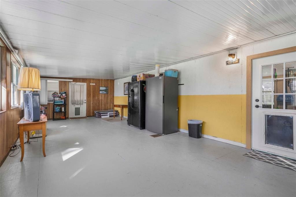 For Sale: $350,000 (3 beds, 2 baths, 1960 Square Feet)