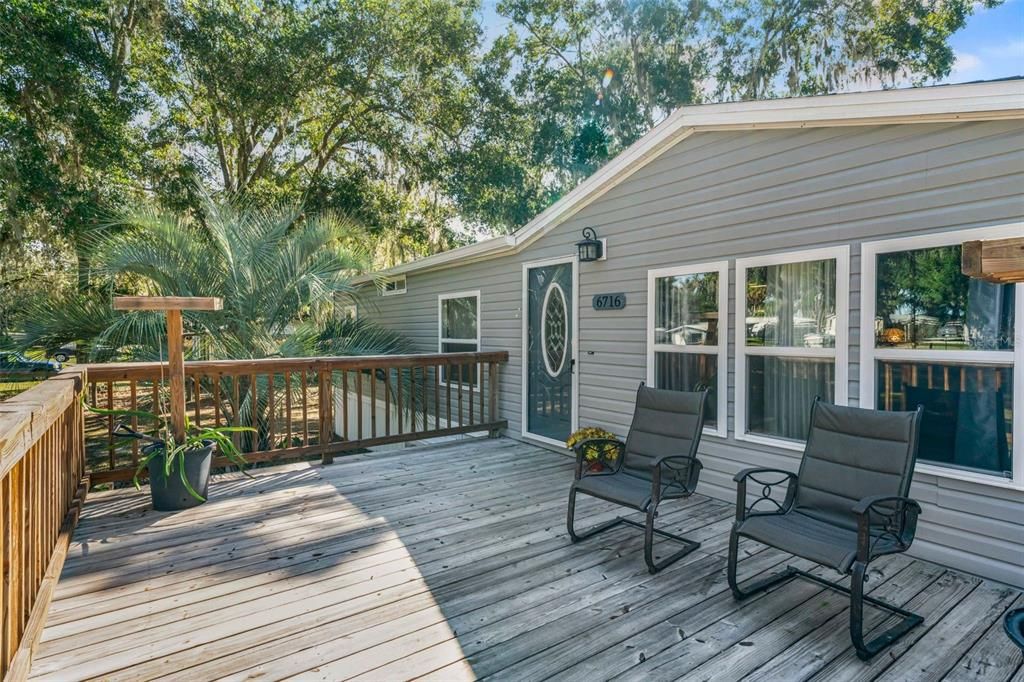 For Sale: $350,000 (3 beds, 2 baths, 1960 Square Feet)